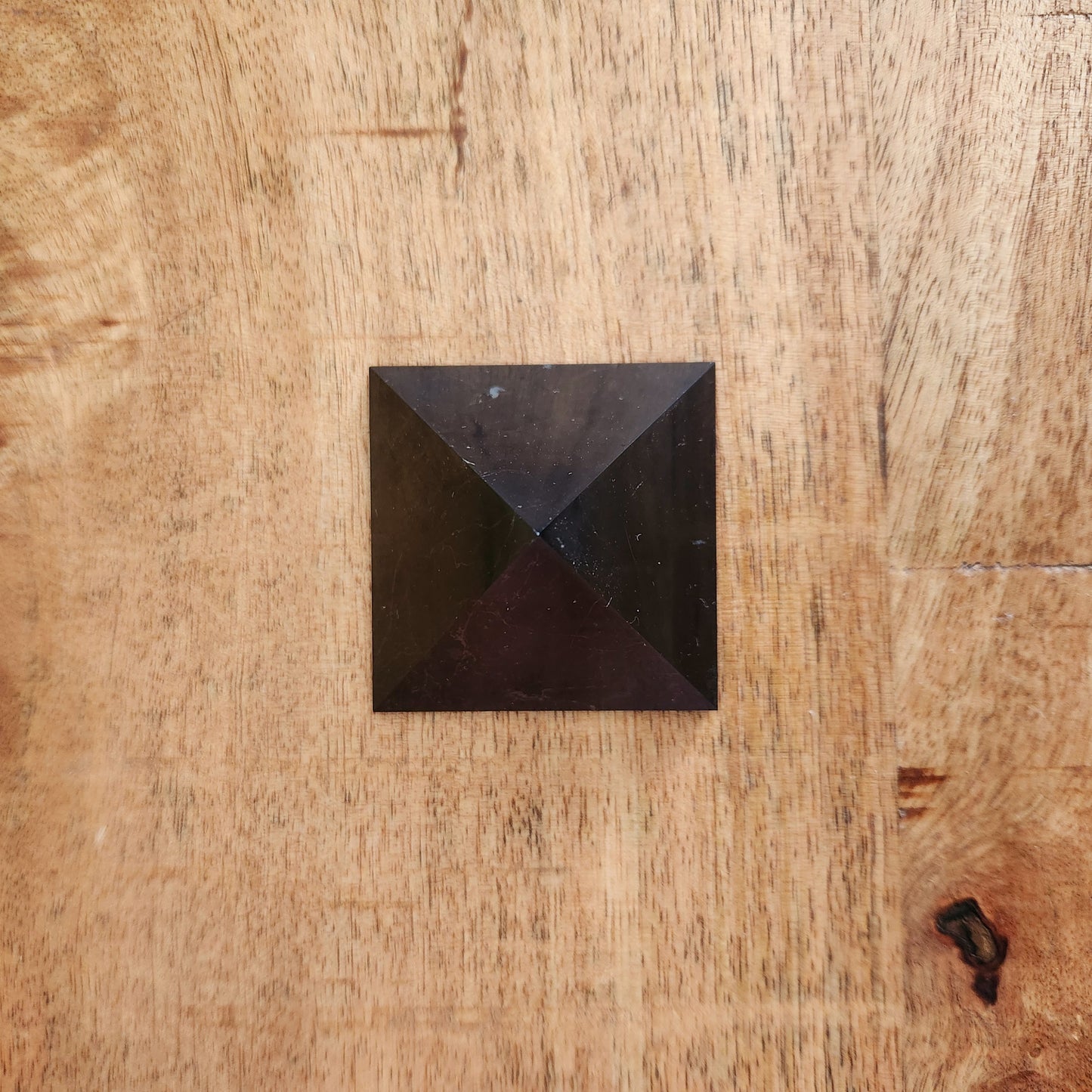 Pyramide en Shungite - 4 cm