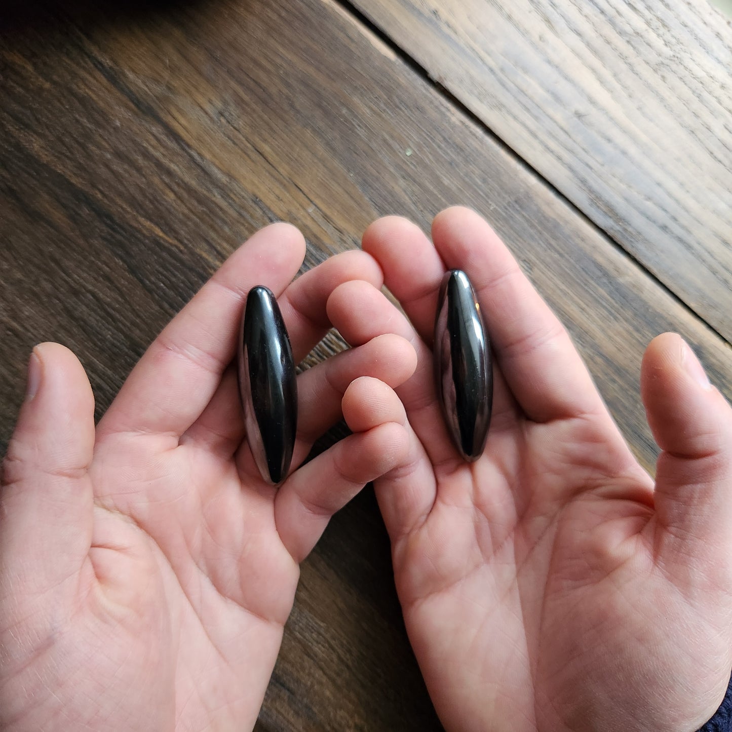 Pierre ovale en Magnétite