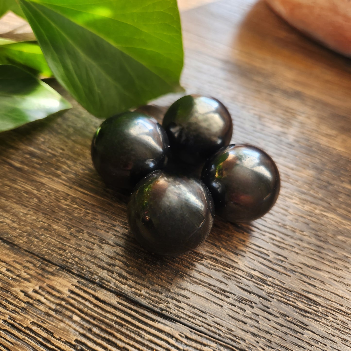 Pierre ronde en Magnétite