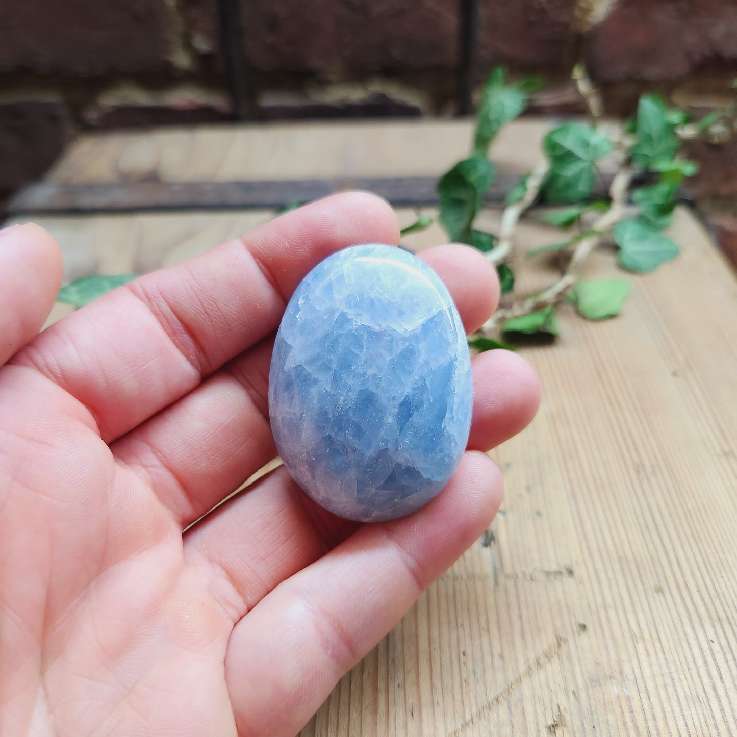 Galet en Calcite Bleue - n°1