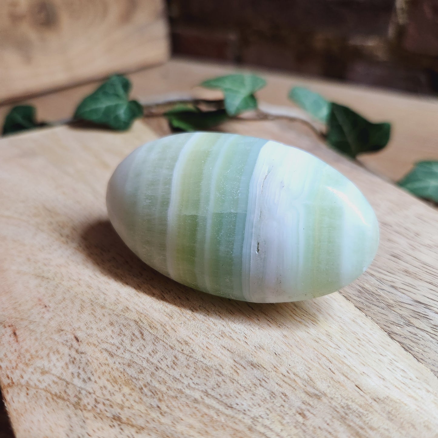 Galet en Calcite Pistache - n°1