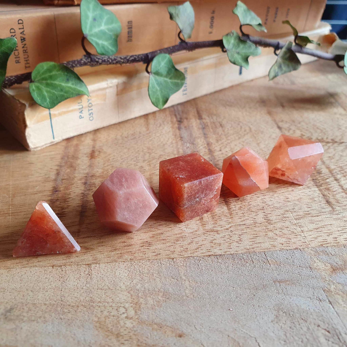 Solides de Platon en Pierre de Soleil