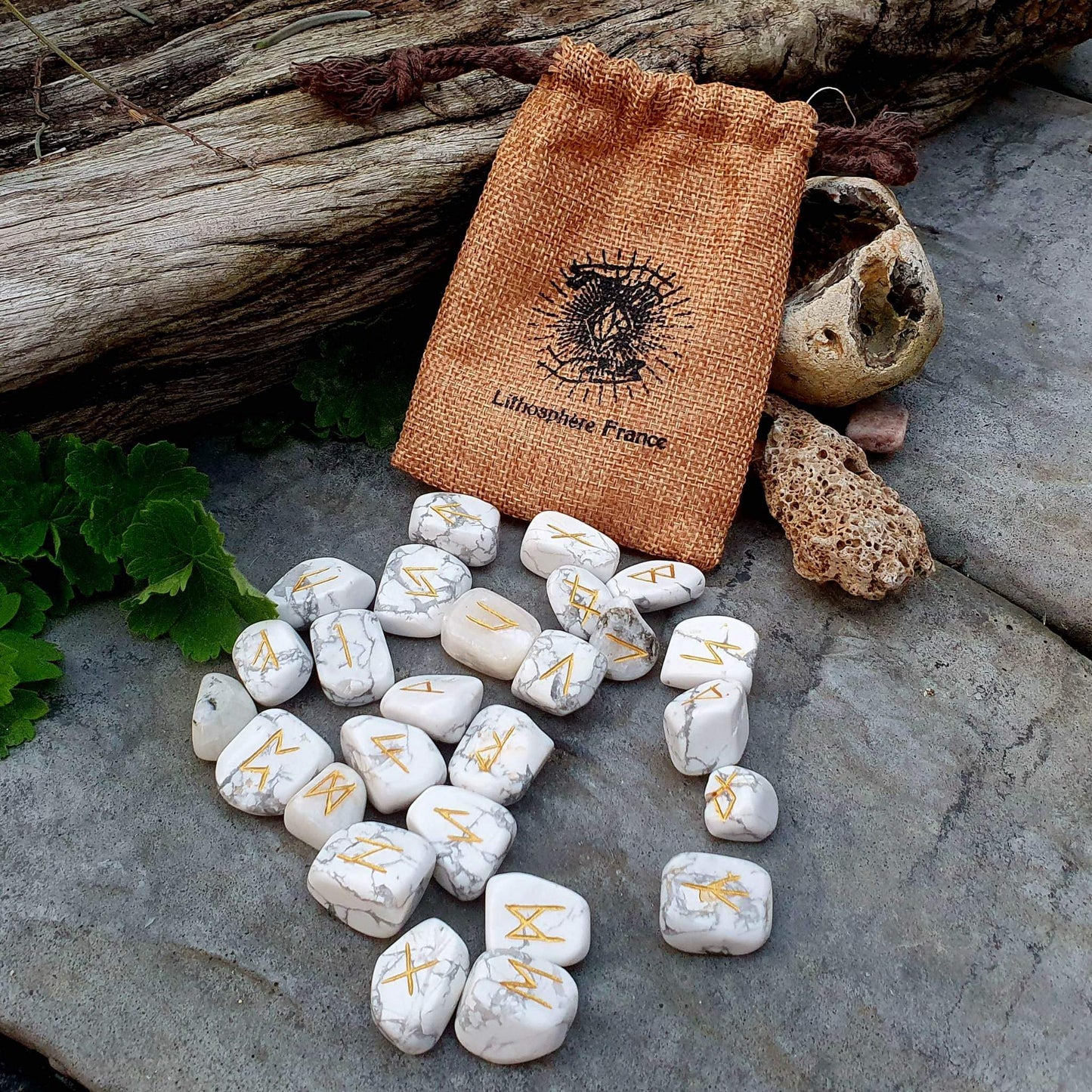 Runes en Howlite