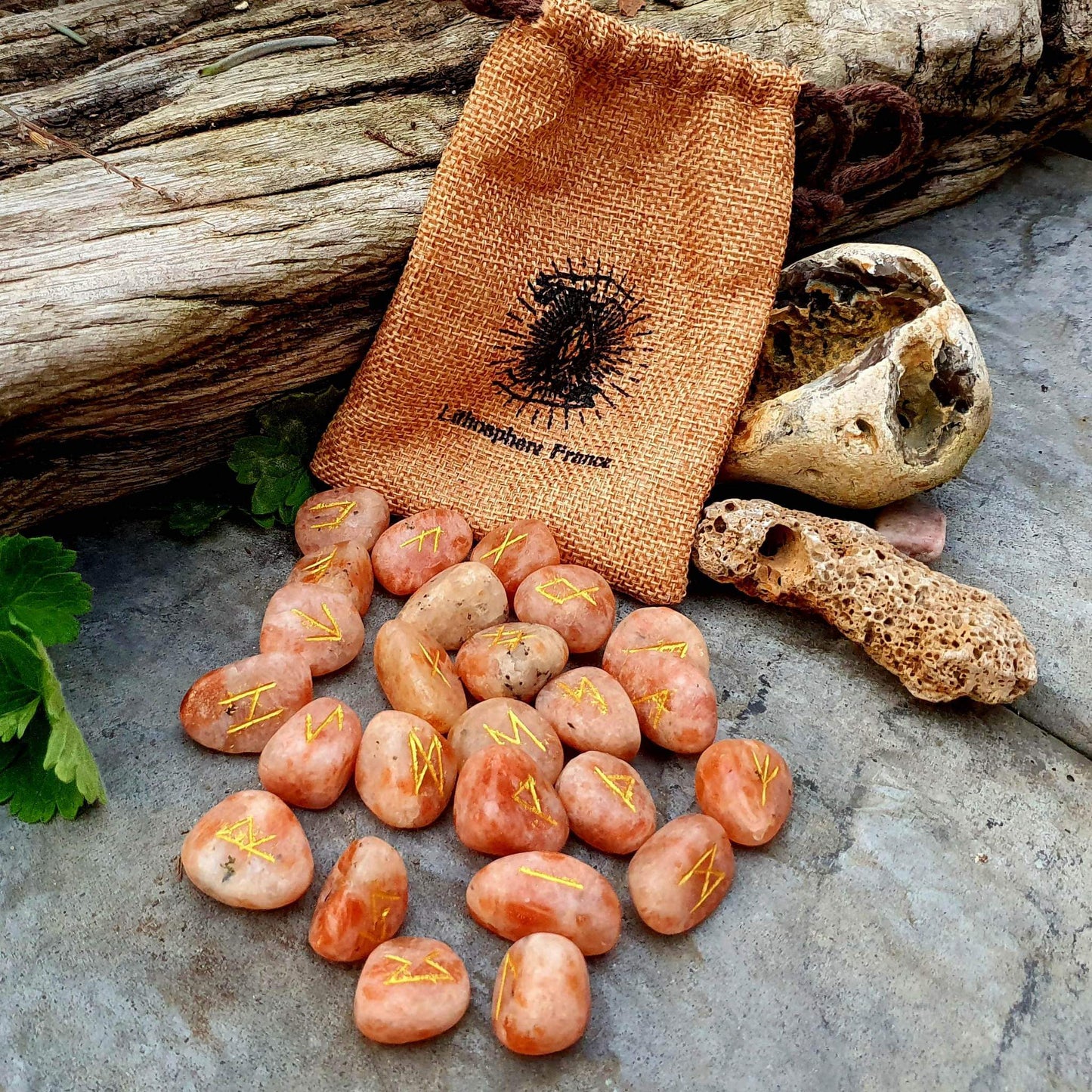 Runes en Pierre de Soleil