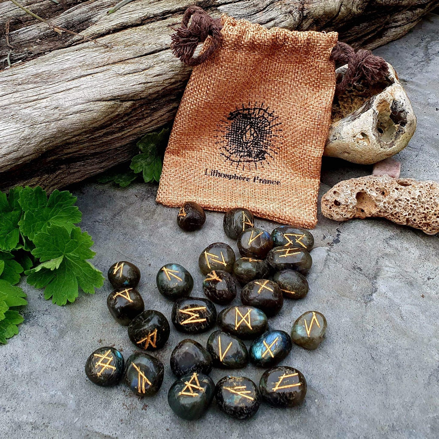 Runes en Labradorite