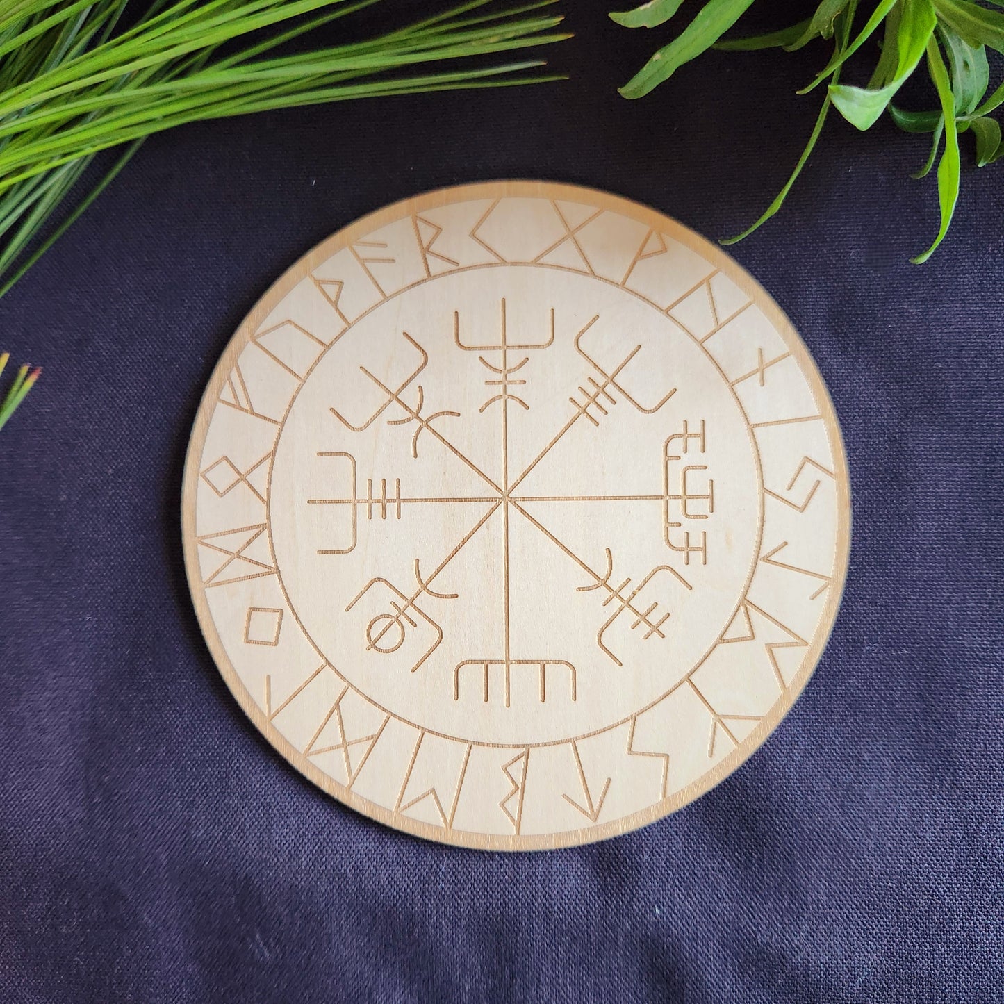 Plateau Vegvisir & Runes