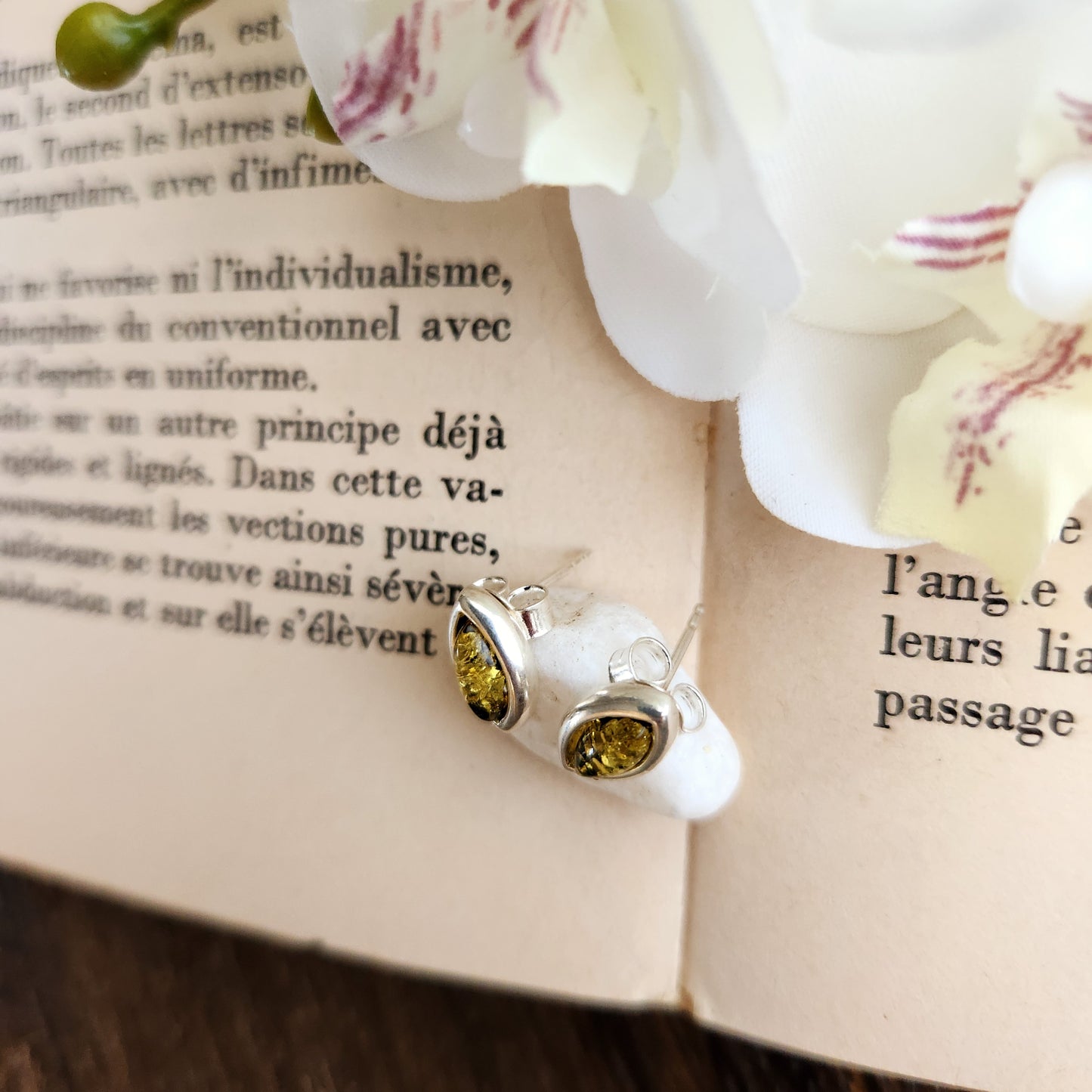 Boucles d'oreilles en Ambre vert - Clous marquise - Argent 925