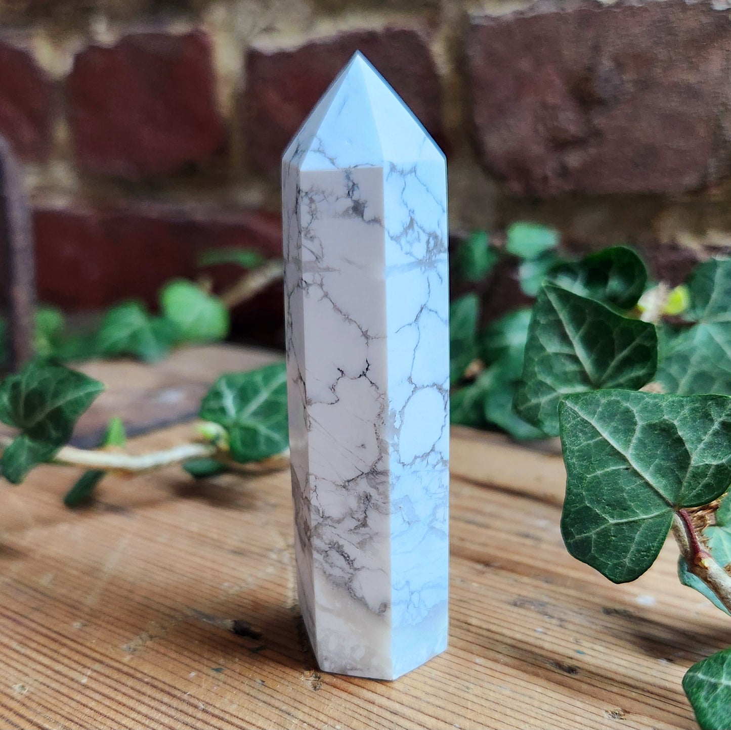 Tour en Howlite - n°2