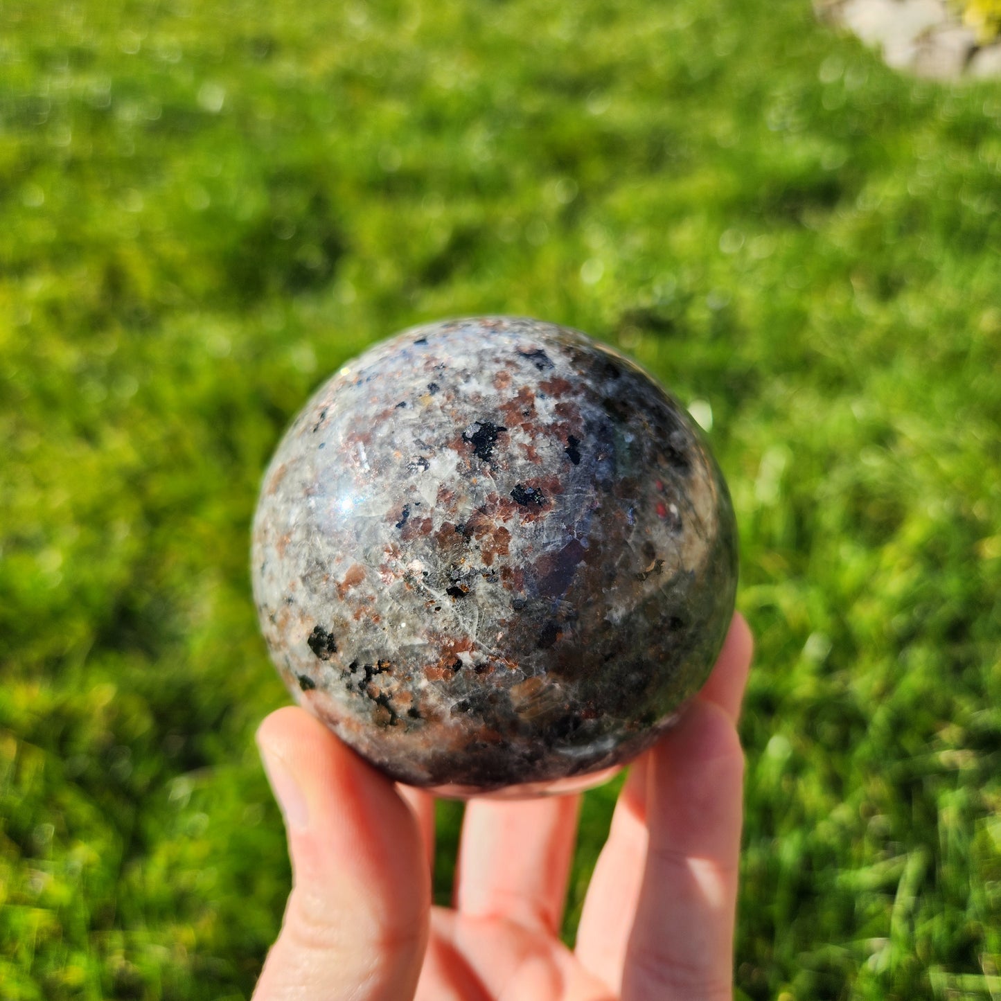 Sphère en Yooperlite - n°1