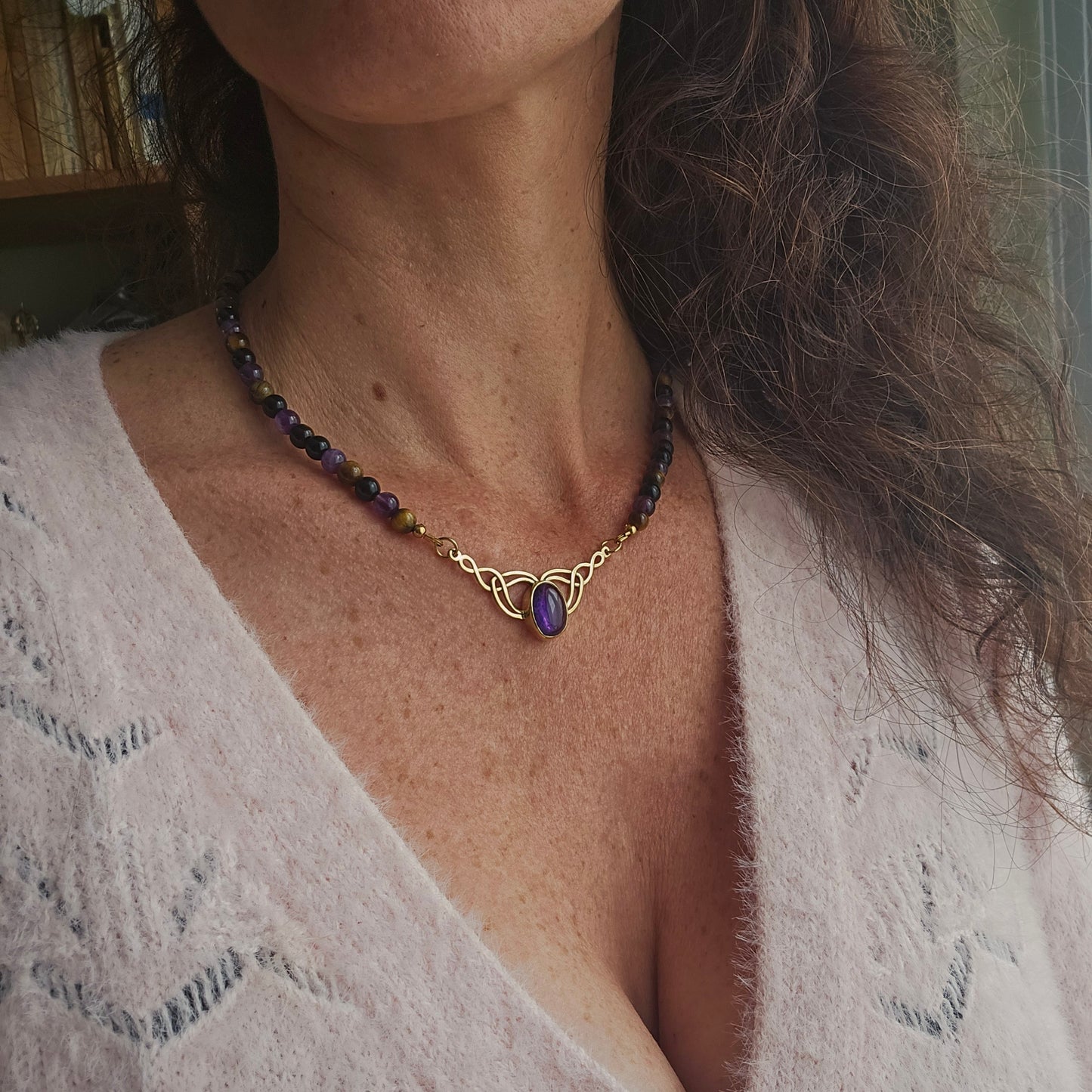 Collier "Valkyria" en Améthyste, Œil de tigre et Obsidienne noire