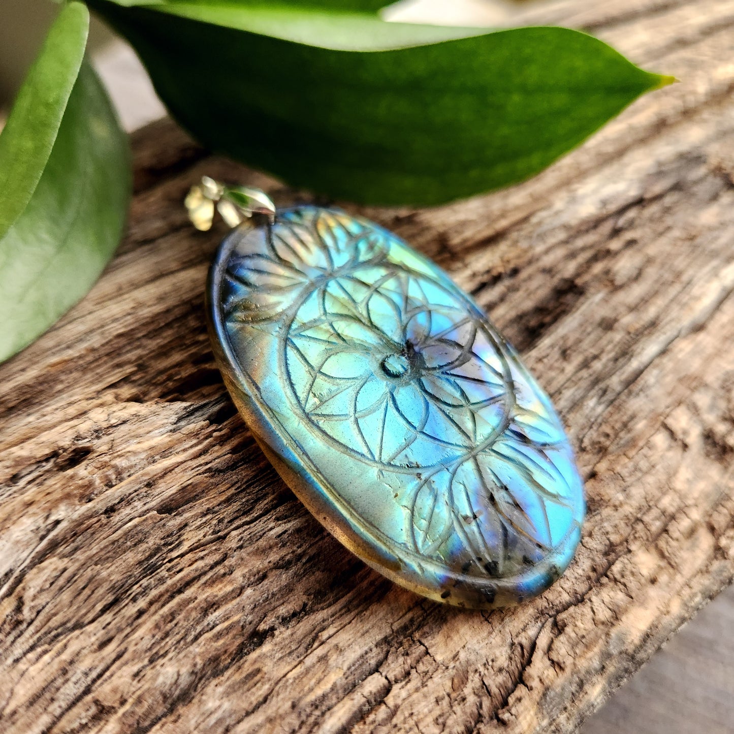 Pendentif en Labradorite sculptée - n°4