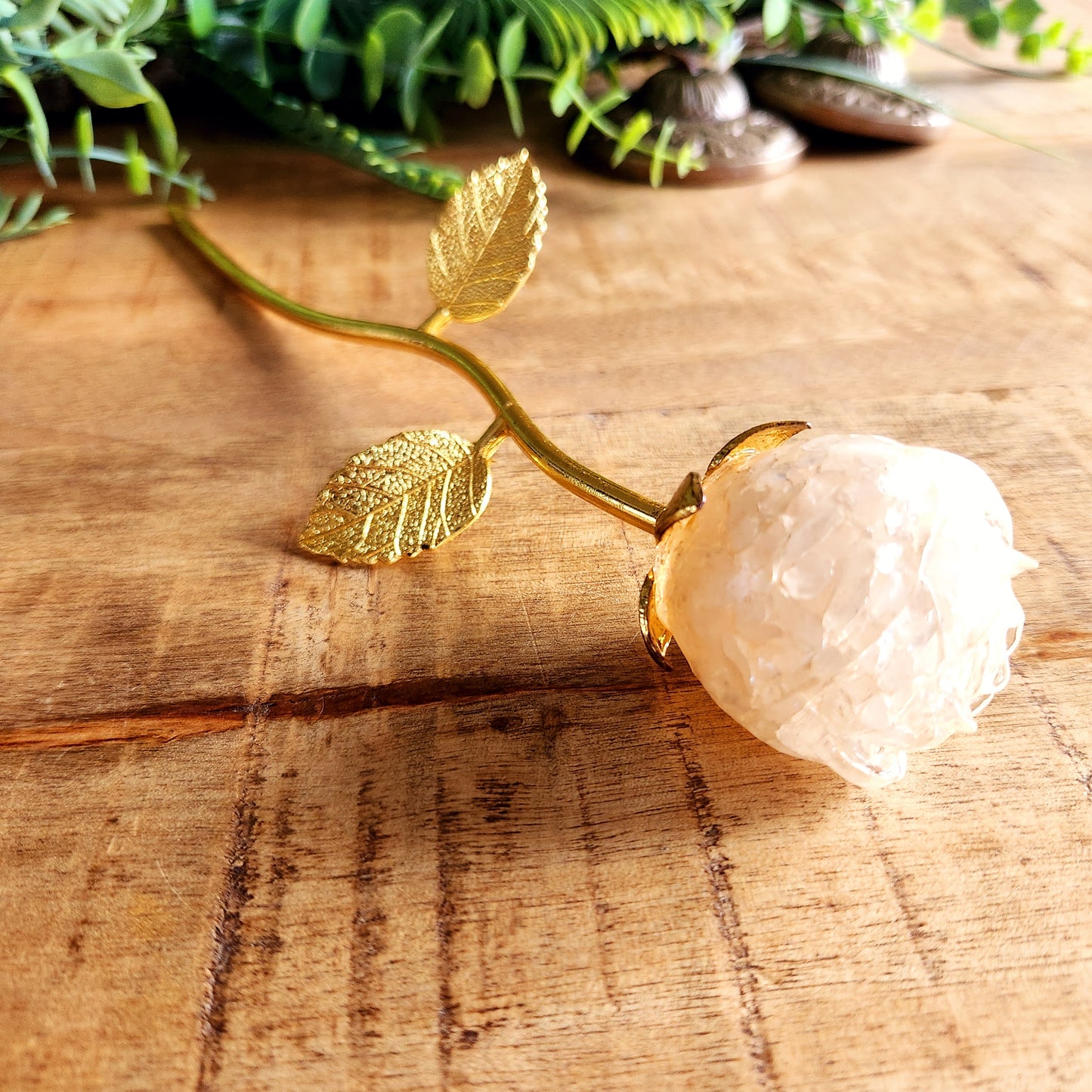 Rose en Quartz blanc - tige dorée