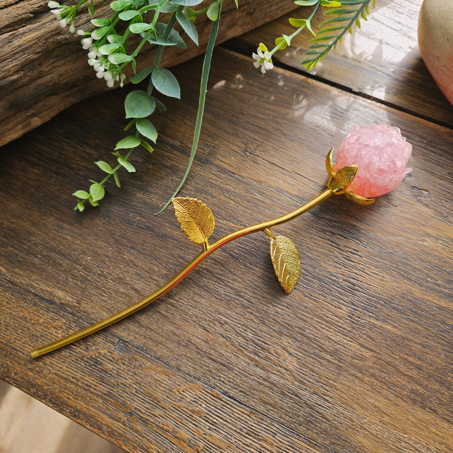 Rose en Quartz rose - tige dorée