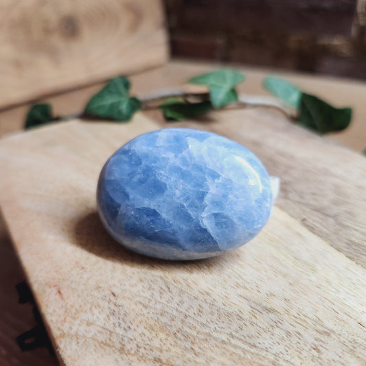 Galet en Calcite Bleue - n°1