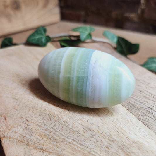 Galet en Calcite Pistache - n°1