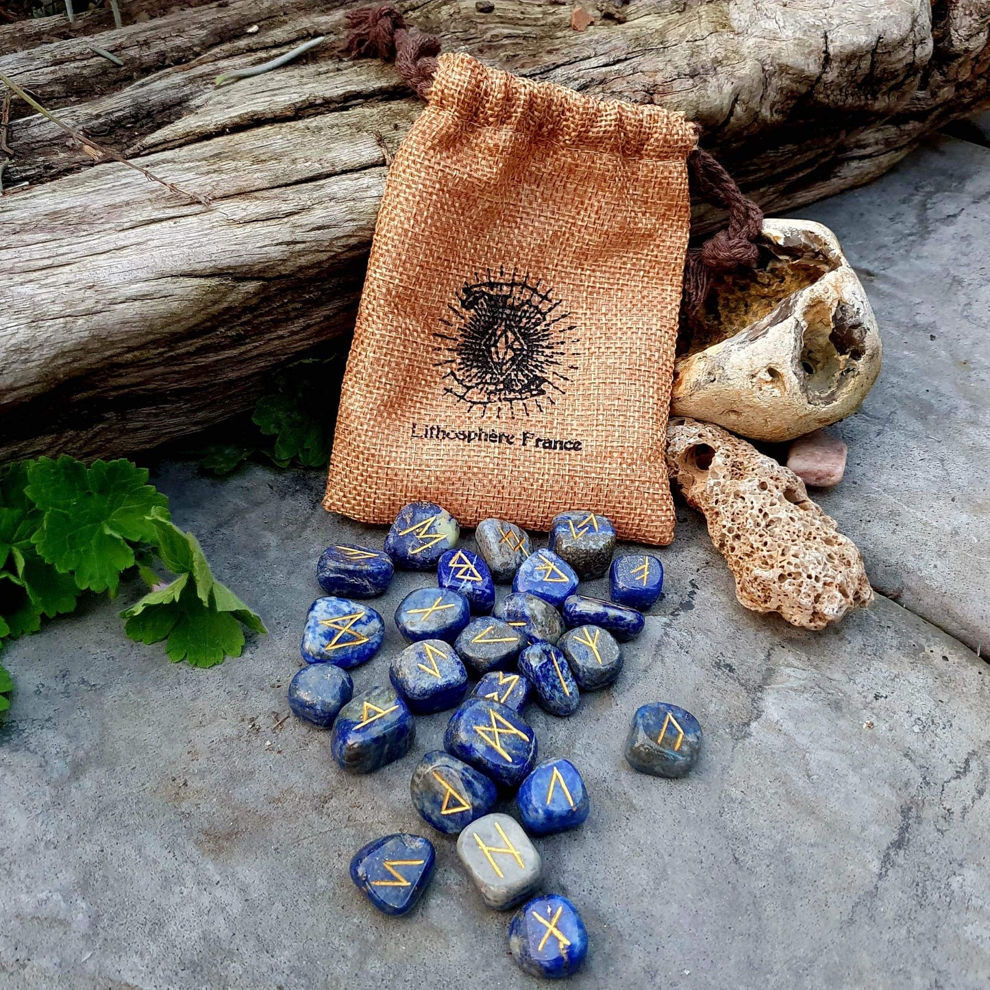 Runes en Lapis Lazuli