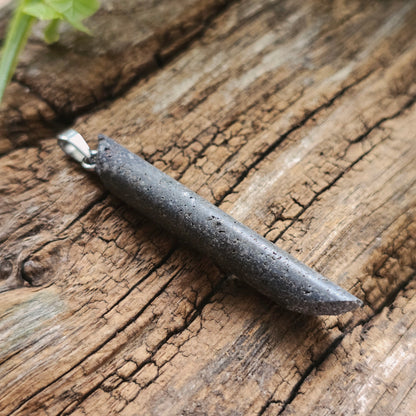 Pendentif Totem en Pierre de lave marine - n°1