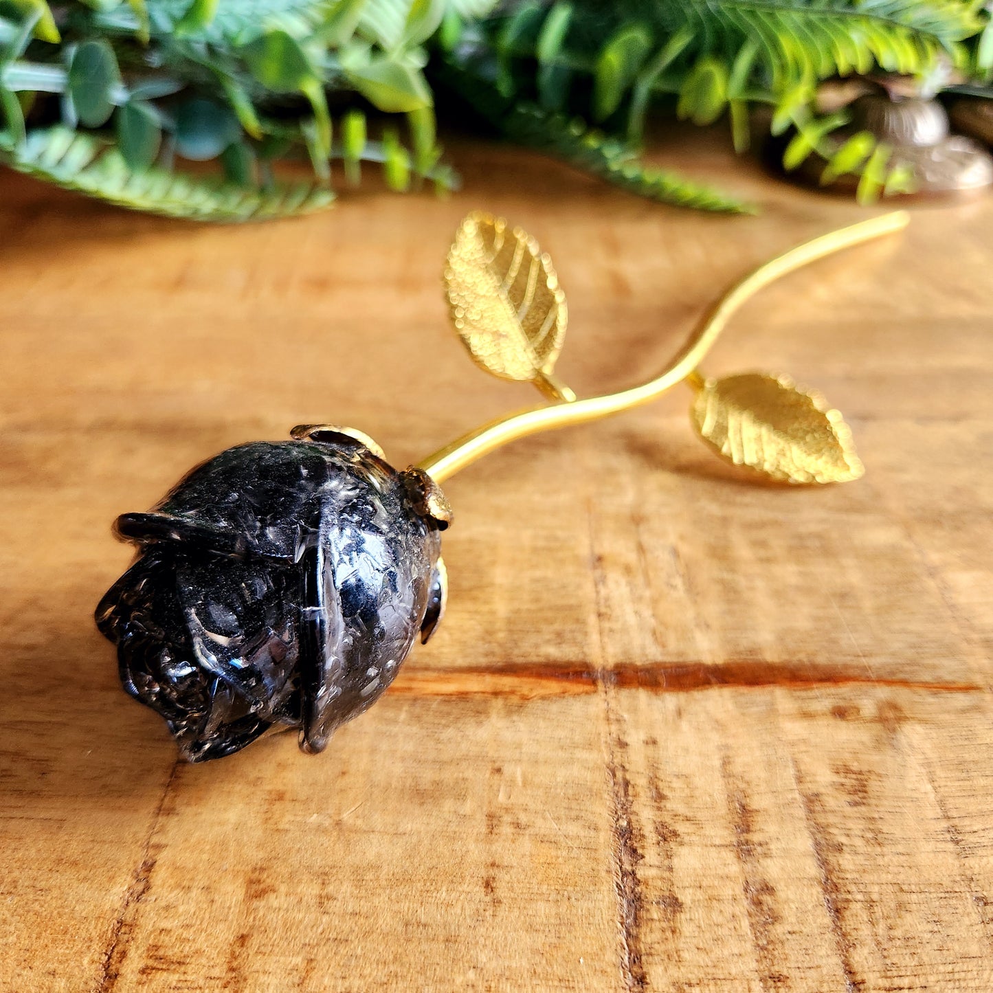 Rose en Obsidienne noire - tige dorée