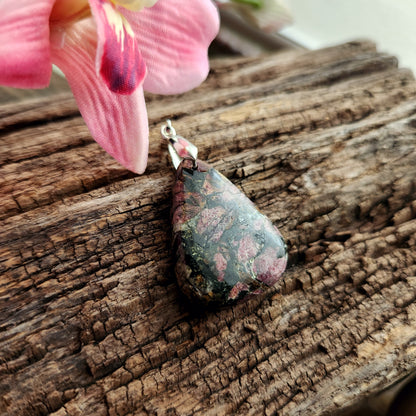 Pendentif en Eudyalite - n°2