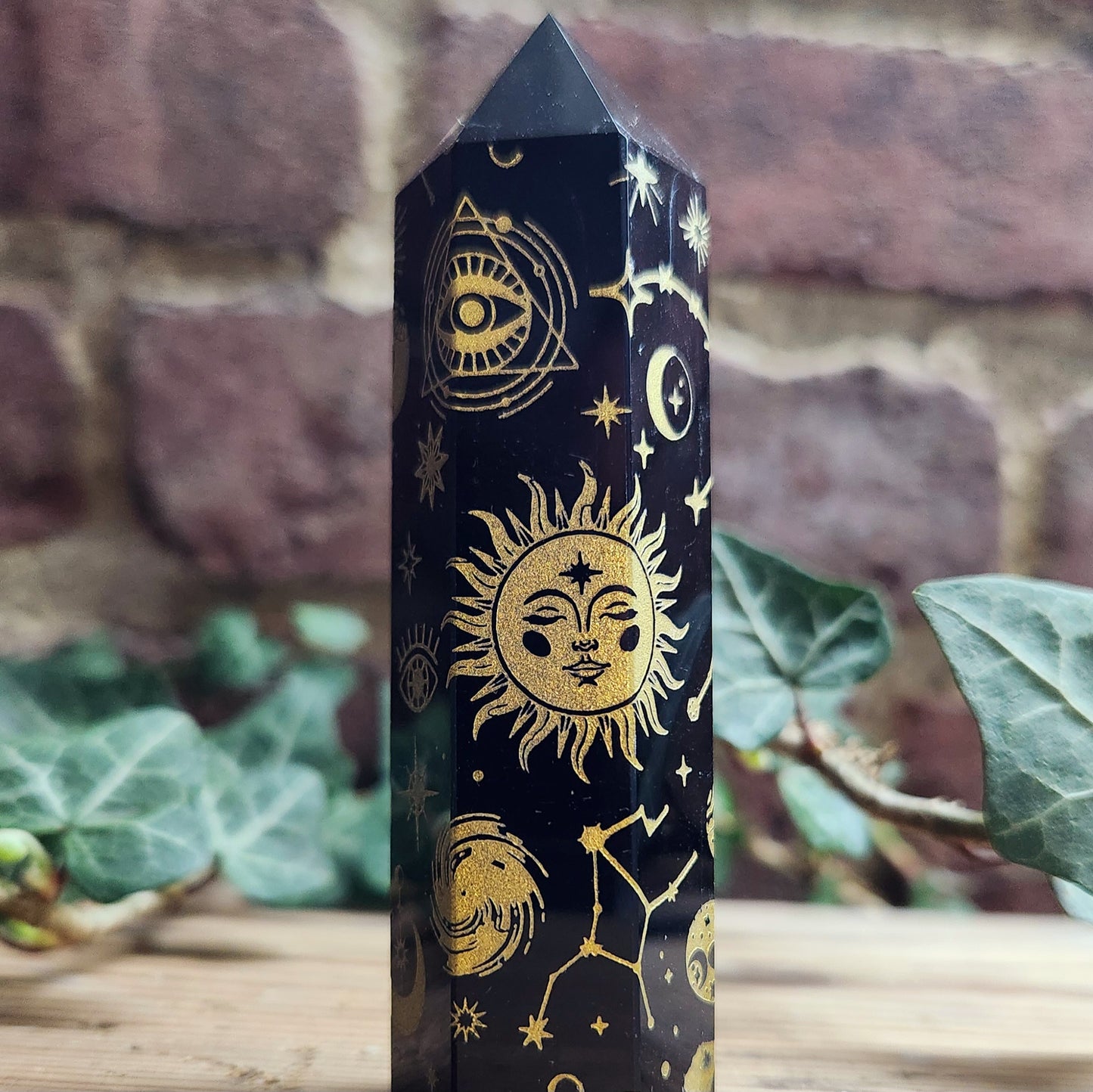 Tour en Obsidienne Noire gravée - Dorée - n°1