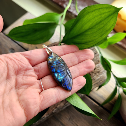 Pendentif en Labradorite sculptée - n°3