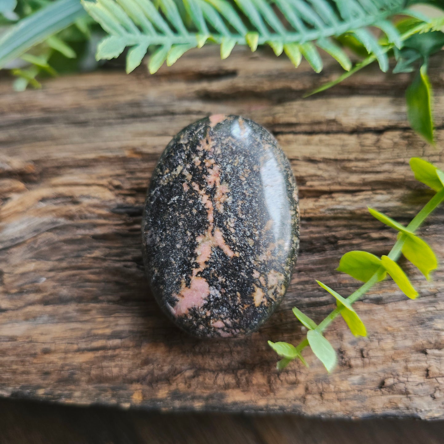 Galet en Rhodonite - n°3