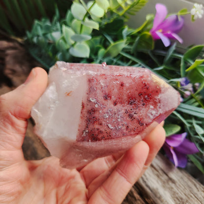 Pointe de cristal de Quartz rosé