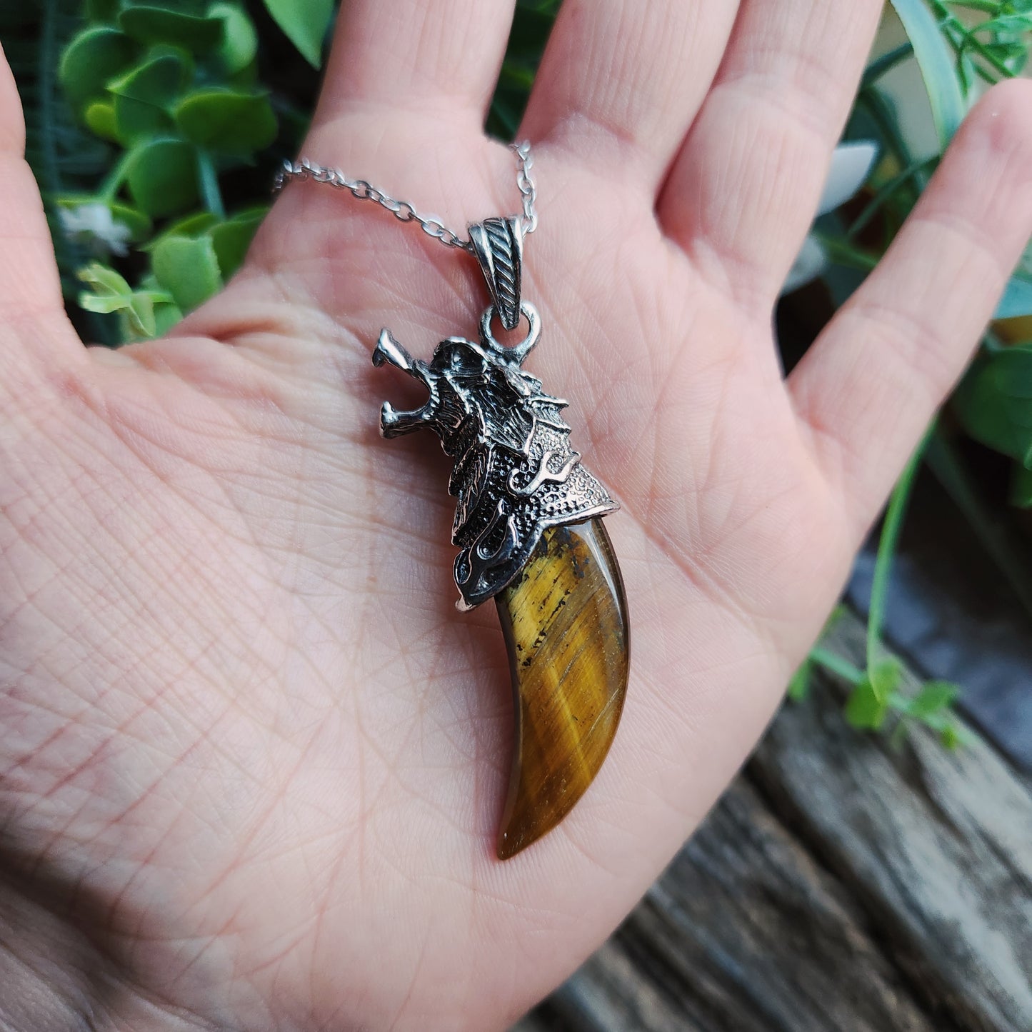 Pendentif Dent de loup en Œil de tigre