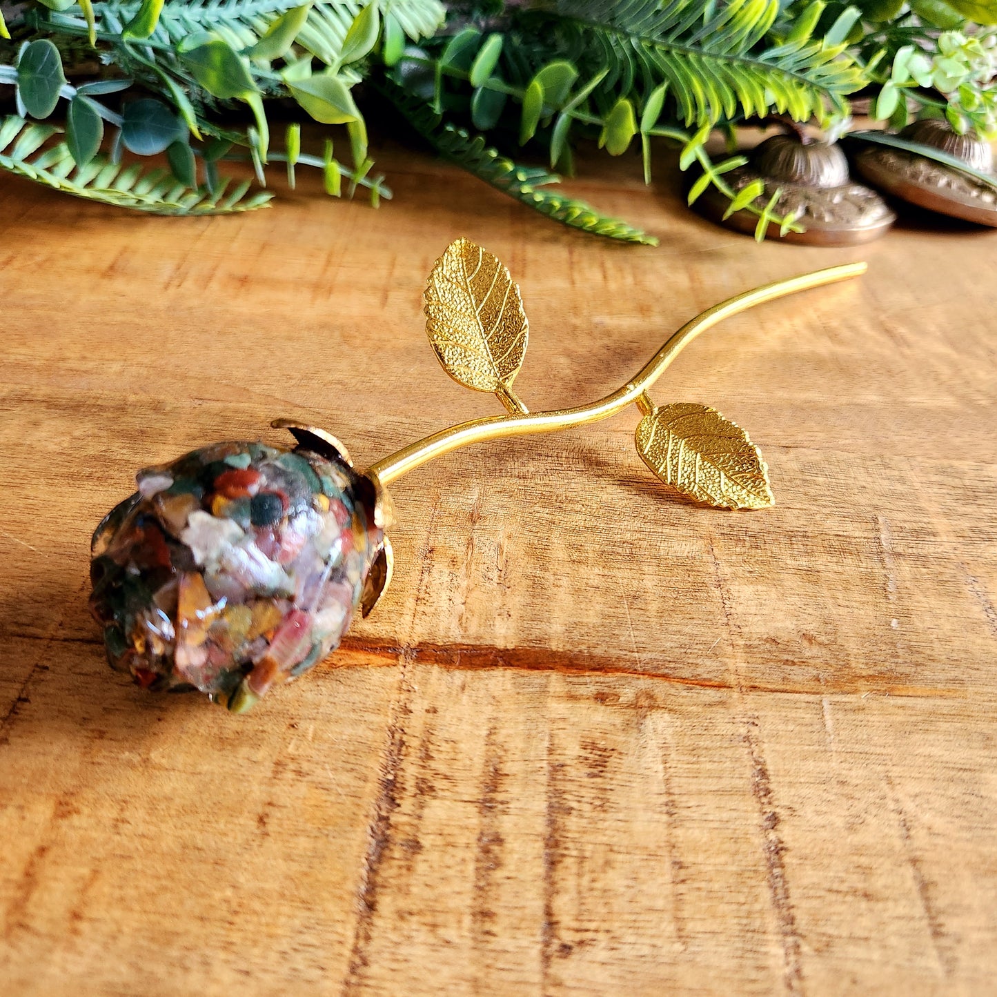 Rose en multi pierres - tige dorée