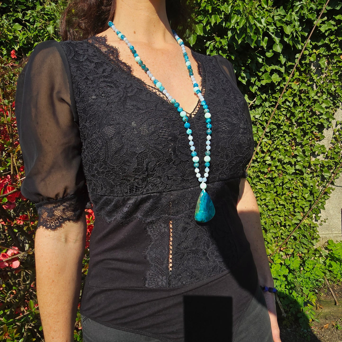 Mala Eau - Harmonie émotionnelle - Cacédoine, Apatite bleue et Aragonite bleue - Shattuckite n°2