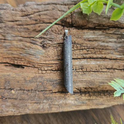 Pendentif Totem en Pierre de lave marine - n°1