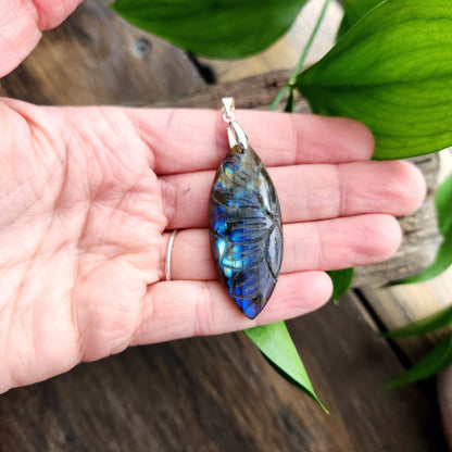 Pendentif en Labradorite sculptée - n°3
