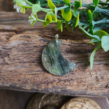 Pendentif lune en Préhnite - n°2