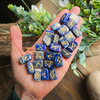 Runes en Lapis Lazuli