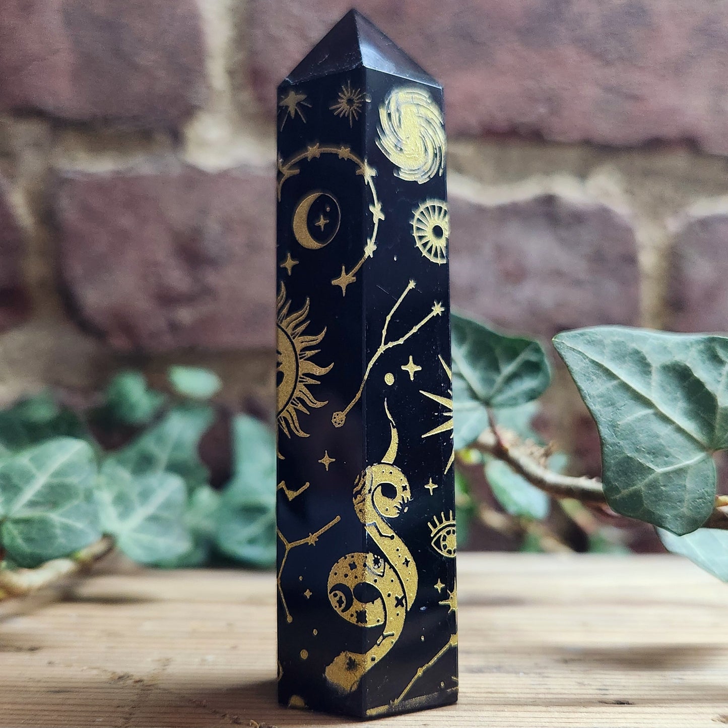 Tour en Obsidienne Noire gravée - Dorée - n°2