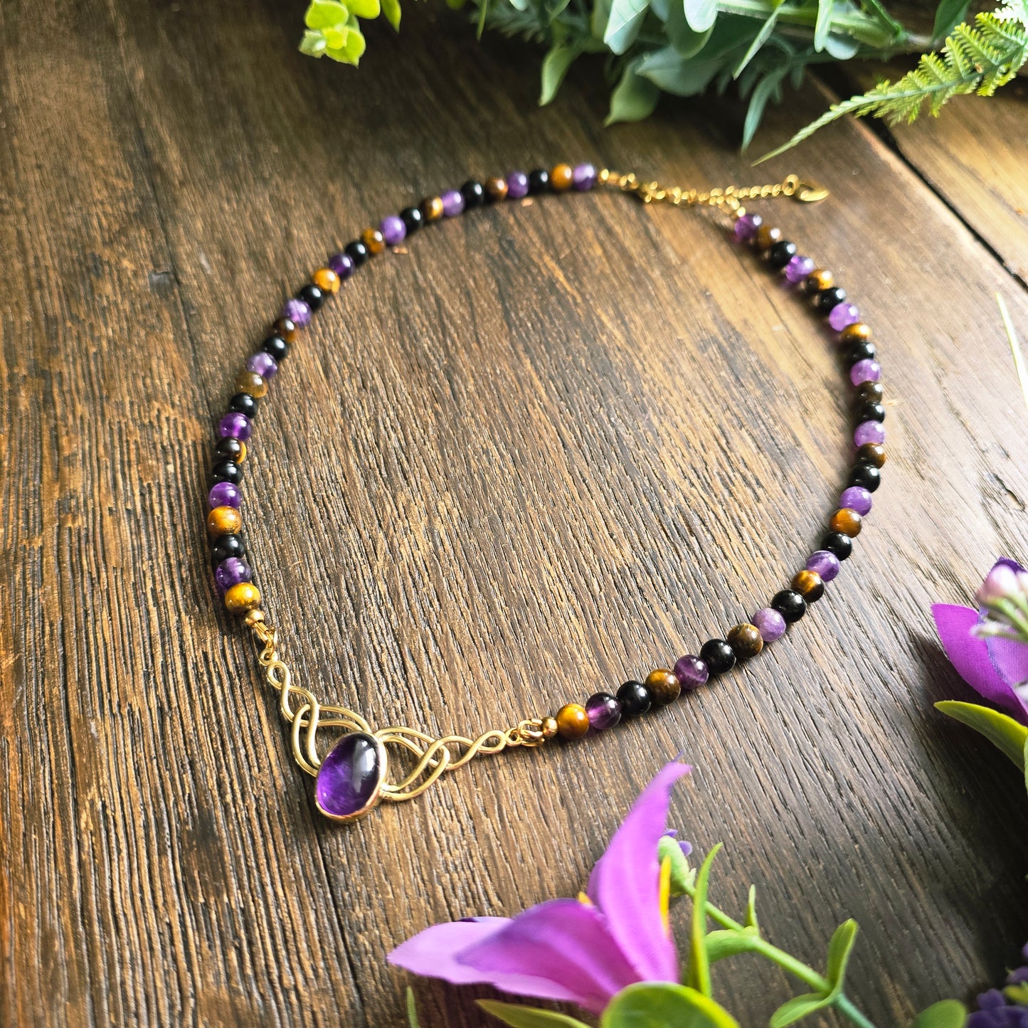 Collier "Valkyria" en Améthyste, Œil de tigre et Obsidienne noire