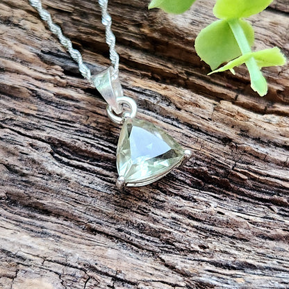 Pendentif en Prasiolite facettée n°2 + chaîne Argent