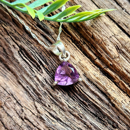 Pendentif en Améthyste facettée + chaîne Argent