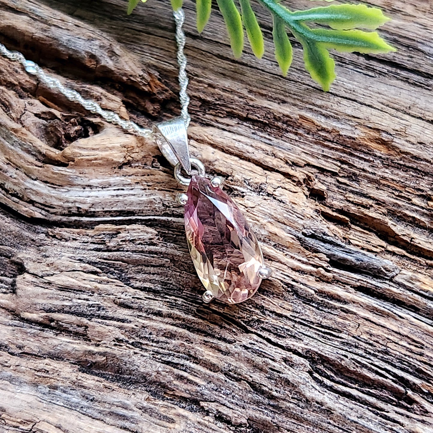 Pendentif en Améthyste rose facettée + chaîne Argent