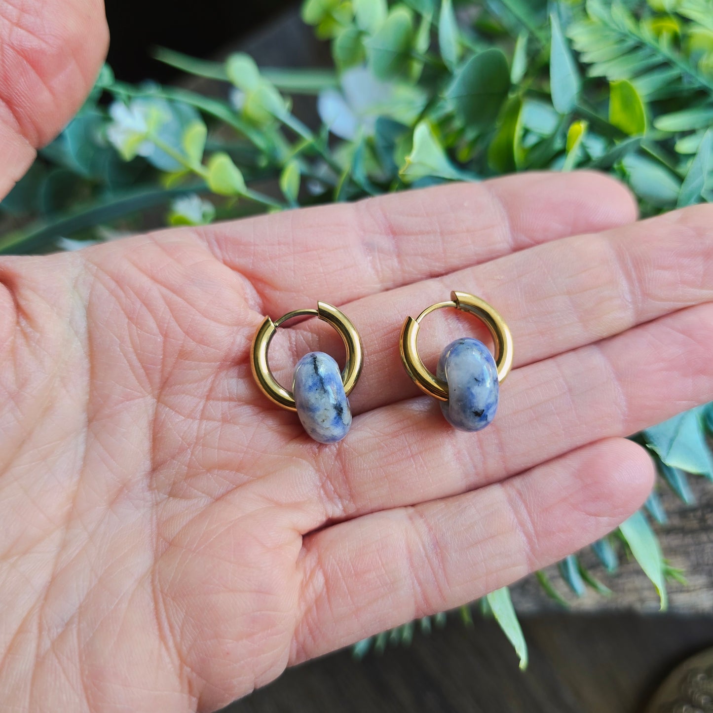 Boucles d'oreilles dorées en Sodalite - Donuts