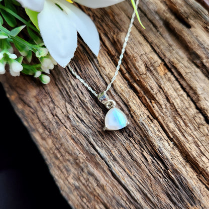 Pendentif en Pierre de lune facettée + chaîne Argent
