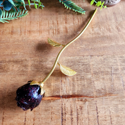 Rose en Grenat - tige dorée