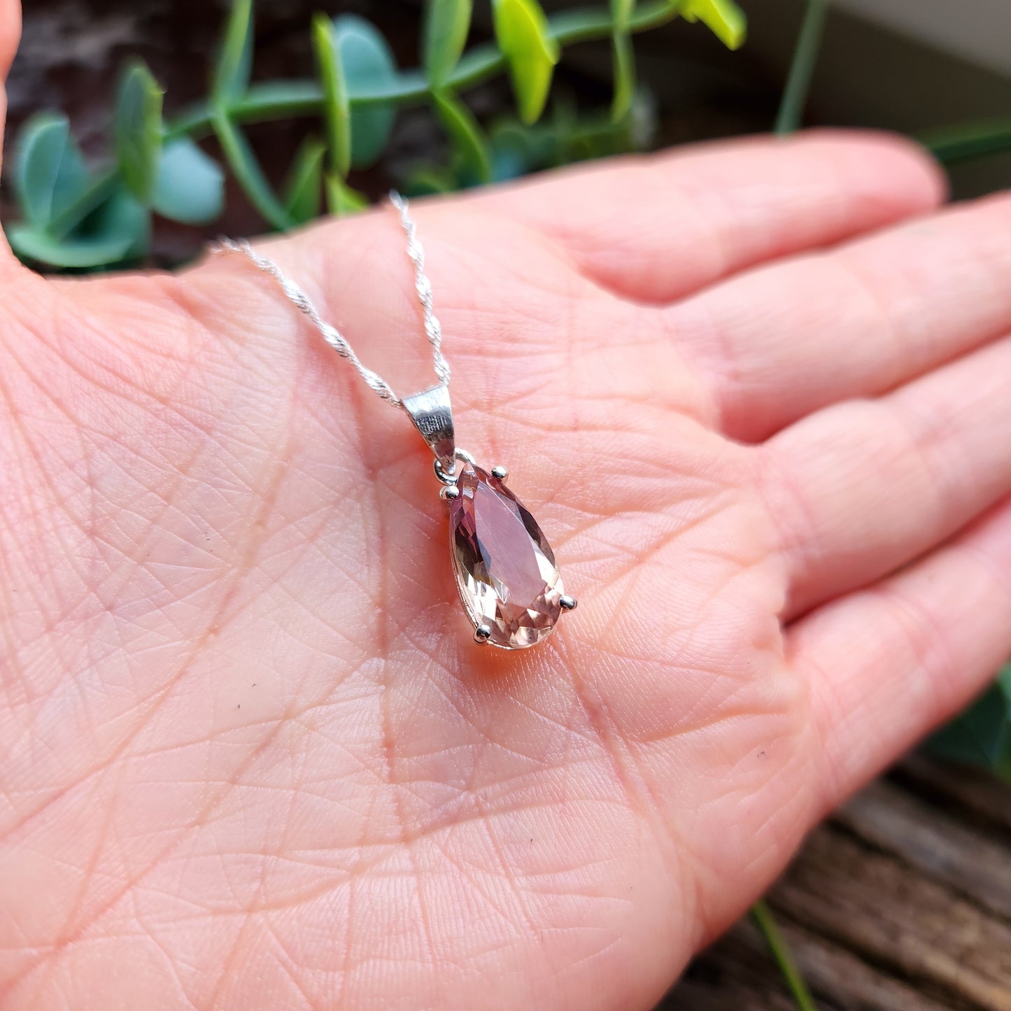 Pendentif en Améthyste rose facettée + chaîne Argent