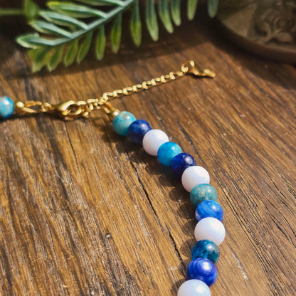 Collier "Valkyria" en Calcédoine, Cyanite et Apatite bleue
