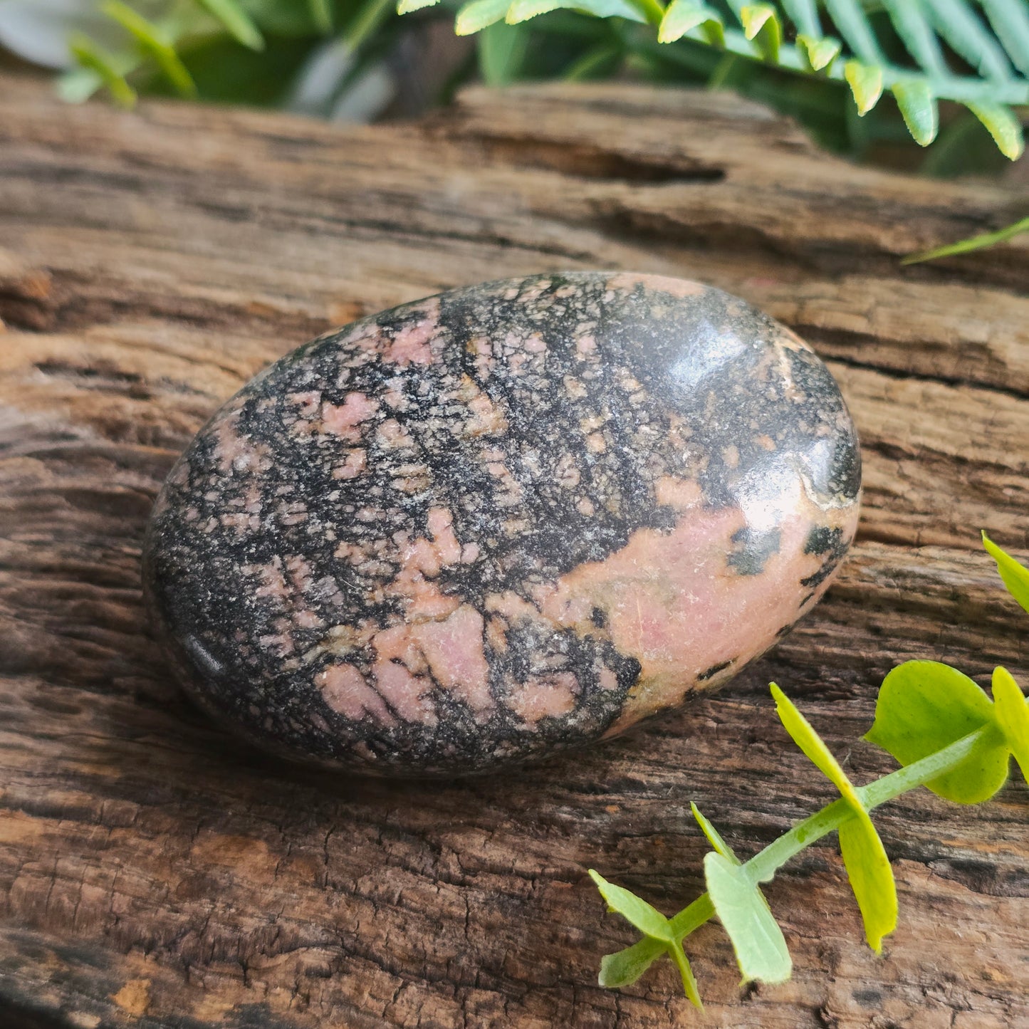 Galet en Rhodonite - n°2
