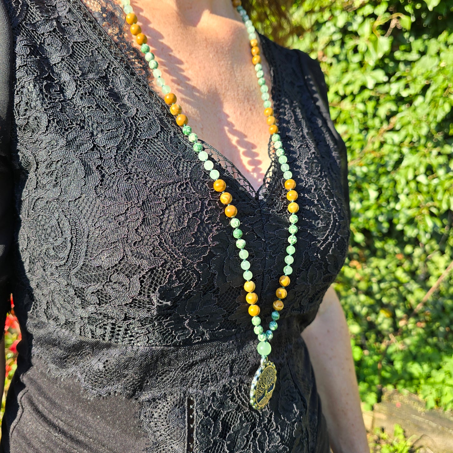 Mala Terre - Ancrage profond - Bois fossile, Agate arbre et Aventurine verte - Arbre de vie