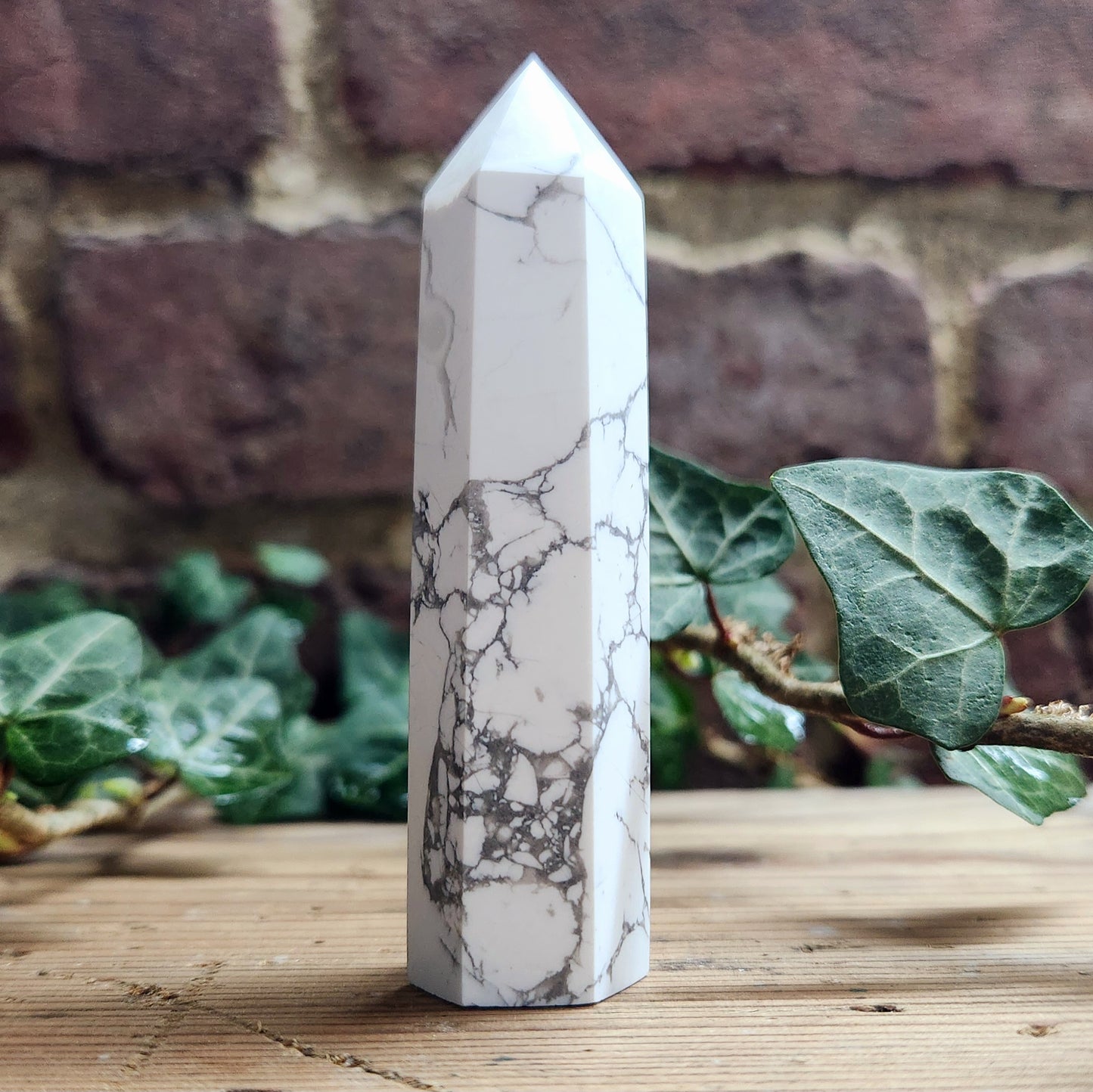 Tour en Howlite - n°1