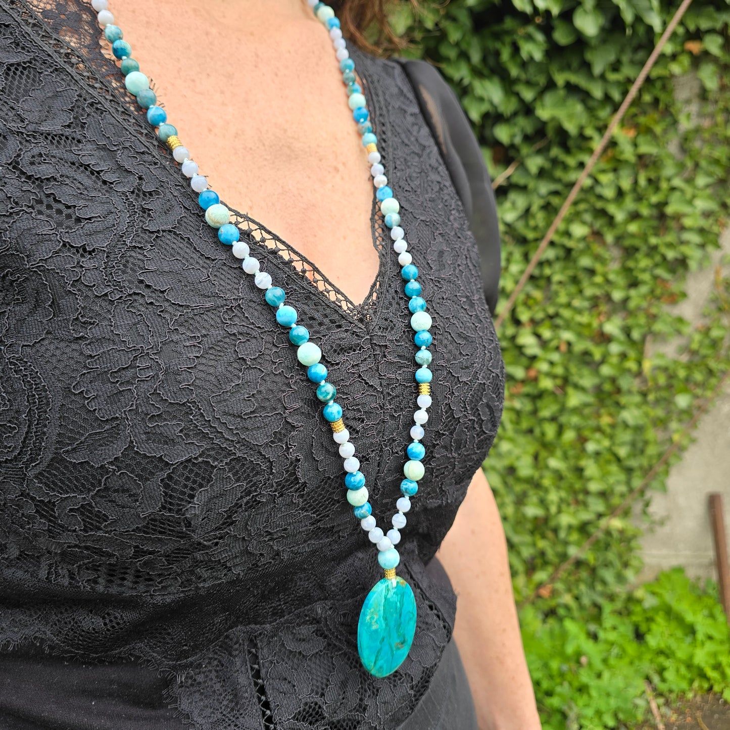 Mala Eau - Harmonie émotionnelle - Cacédoine, Apatite bleue et Aragonite bleue - Shattuckite n°1