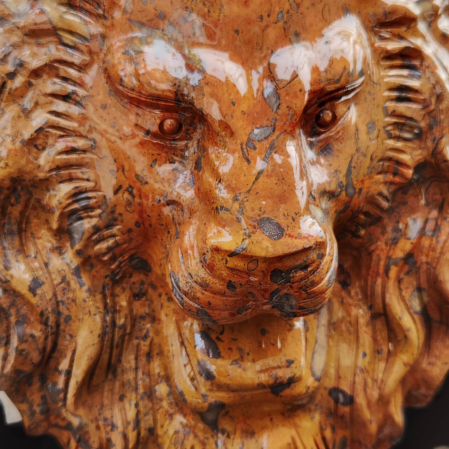 Sculpture Tête de Lion en Jaspe océan