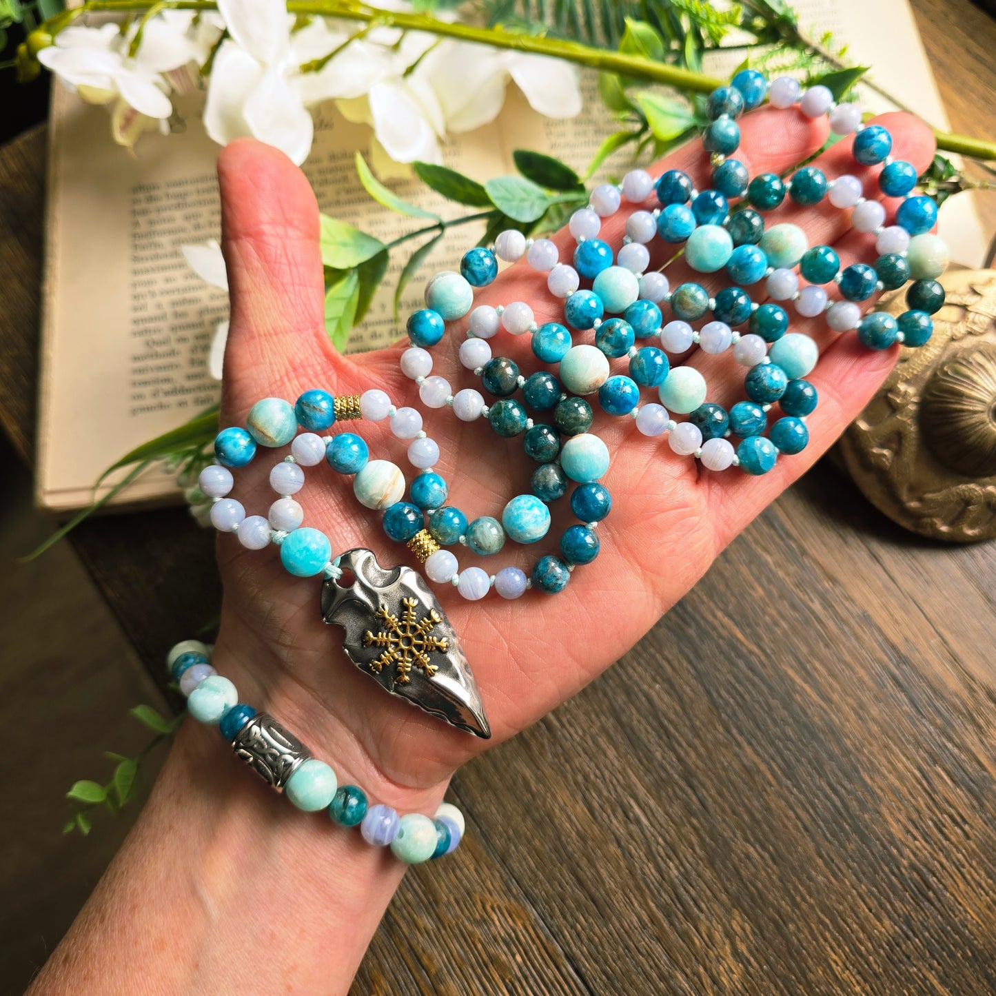 Mala Eau - Harmonie émotionnelle - Cacédoine, Apatite bleue et Aragonite bleue - Pointe de flèche